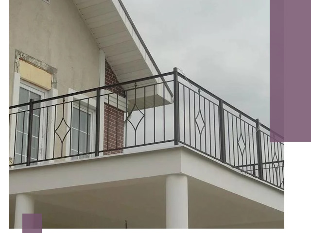 Изготовление балконных ограждений в Шуе из металла и стекла