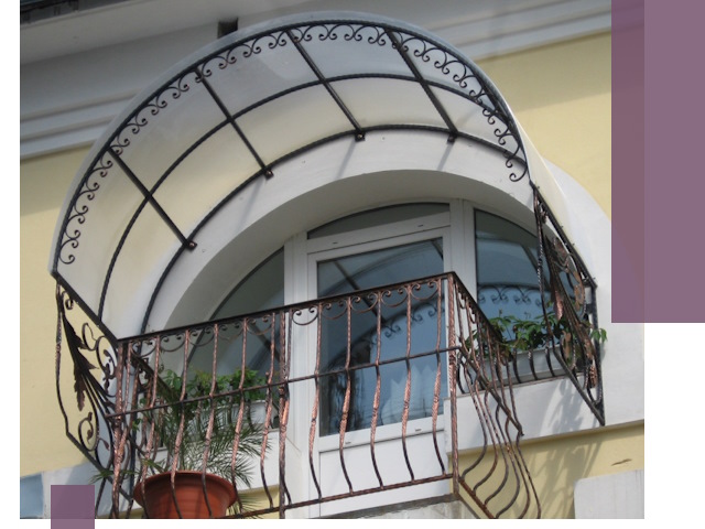 Козырьки над балконом в Шуе — изготовление и монтаж